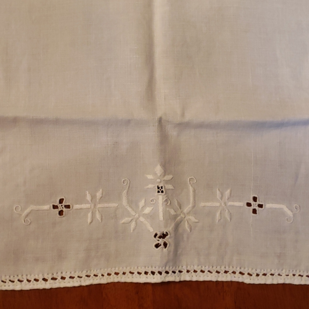 Vintage table runner